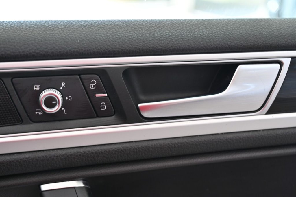 Used Volkswagen Touareg 2017 for sale - 76068486: Photo 33