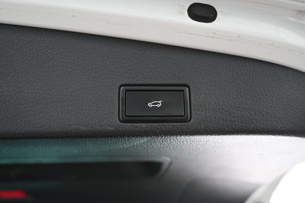 Used Volkswagen Touareg 2017 for sale - 76068486: Photo 40