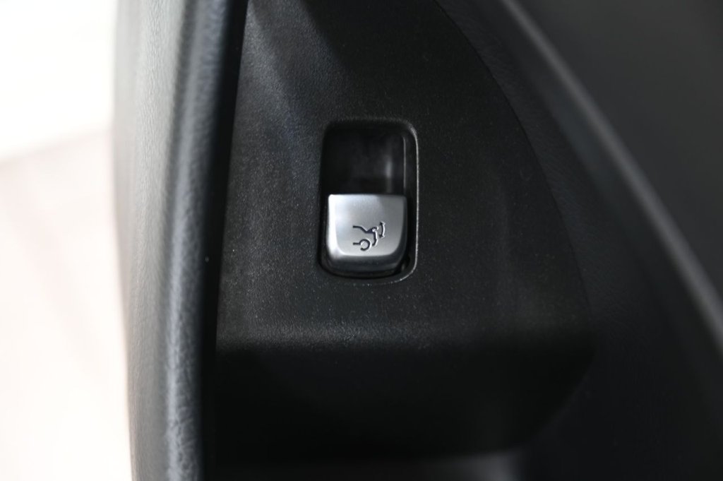 Used Mercedes-Benz E Class 2017 for sale - 77369321: Photo 41