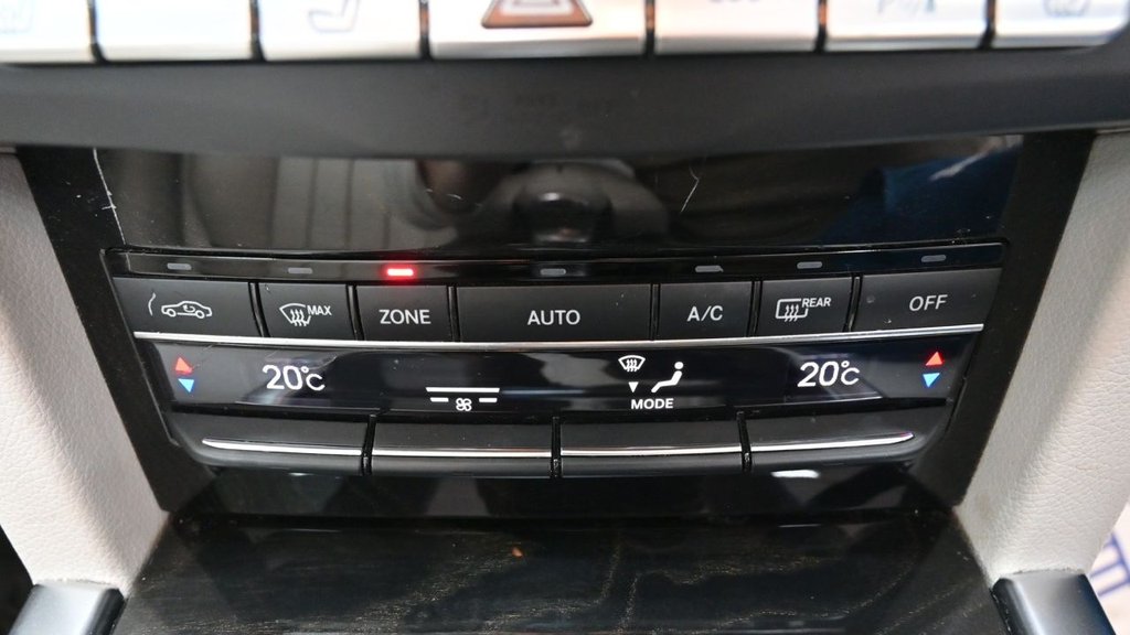 Used Mercedes-Benz E Class 2013 for sale - 76509815: Photo 27