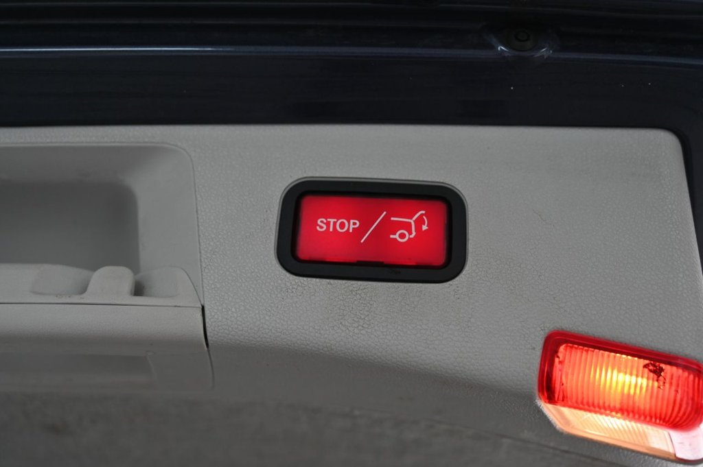 Used Mercedes-Benz E Class 2013 for sale - 76509815: Photo 32