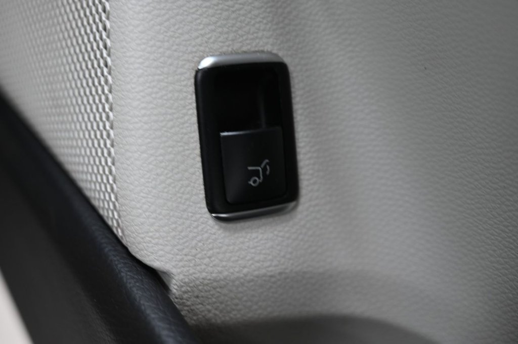 Used Mercedes-Benz GLA 2017 for sale - 77341441: Photo 36