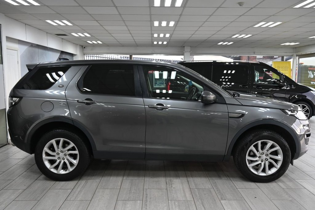 Used Land Rover Discovery Sport 2017 for sale - 76535433: Photo 3