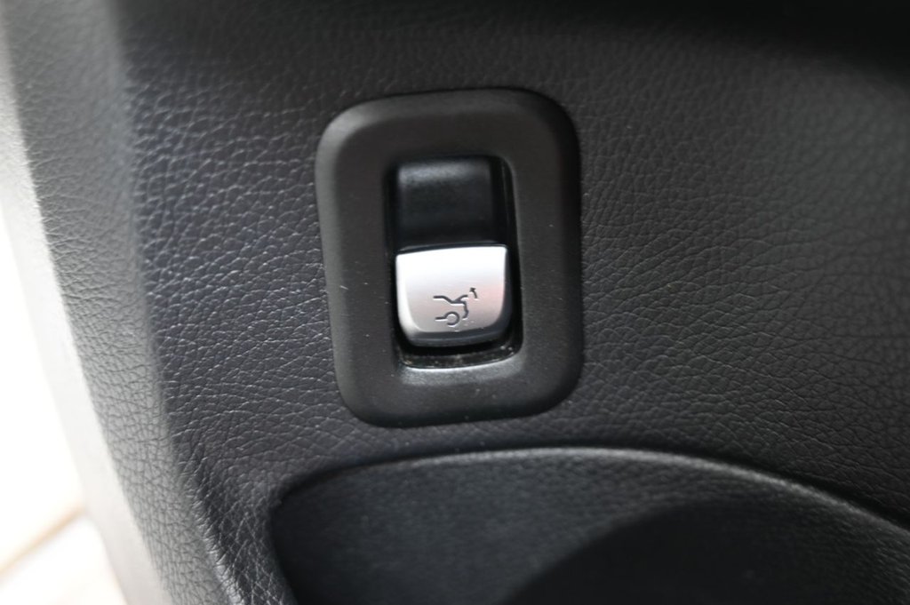 Used Mercedes-Benz C Class 2014 for sale - 76429713: Photo 35