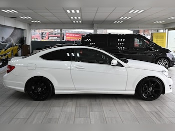 Used Mercedes-Benz C Class 2015 for sale - 76429960: Photo
