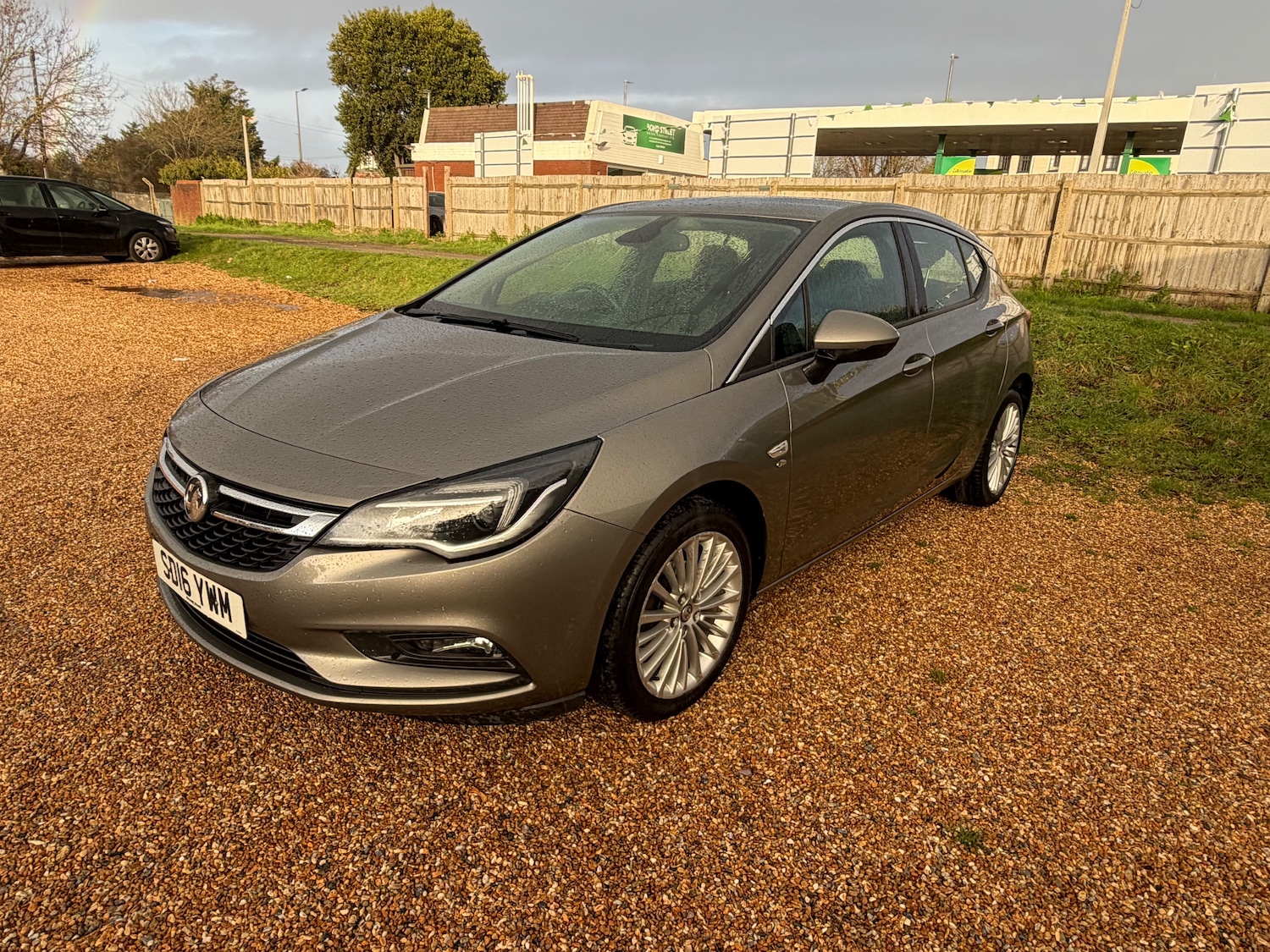 Used Vauxhall Astra 2016 for sale - 77360649: Photo 2