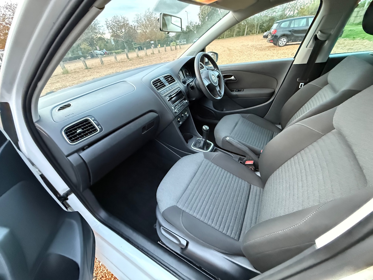 Used Volkswagen Polo 2011 for sale - 76339315: Photo 14