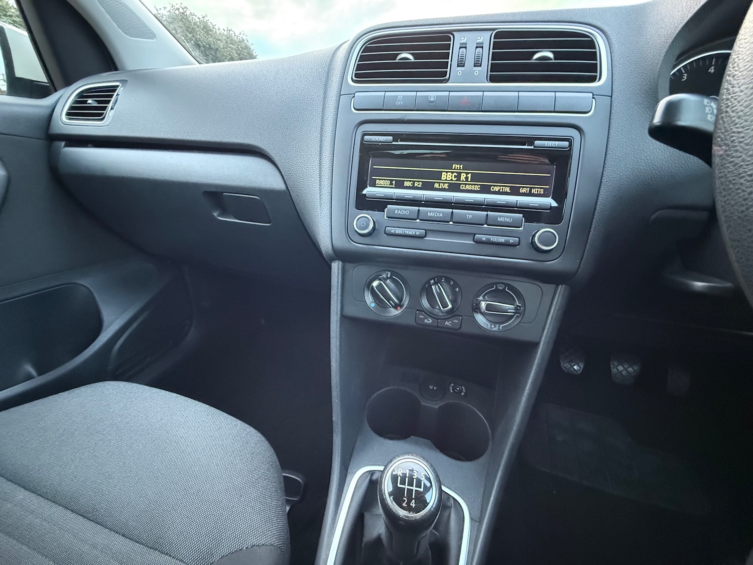 Used Volkswagen Polo 2011 for sale - 76339315: Photo 18