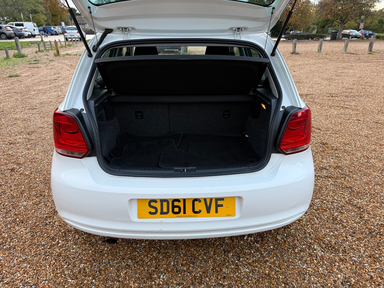 Used Volkswagen Polo 2011 for sale - 76339315: Photo 9