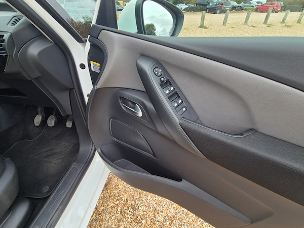 Used Citroen C4 Grand Picasso 2016 for sale - 76316052: Photo 14