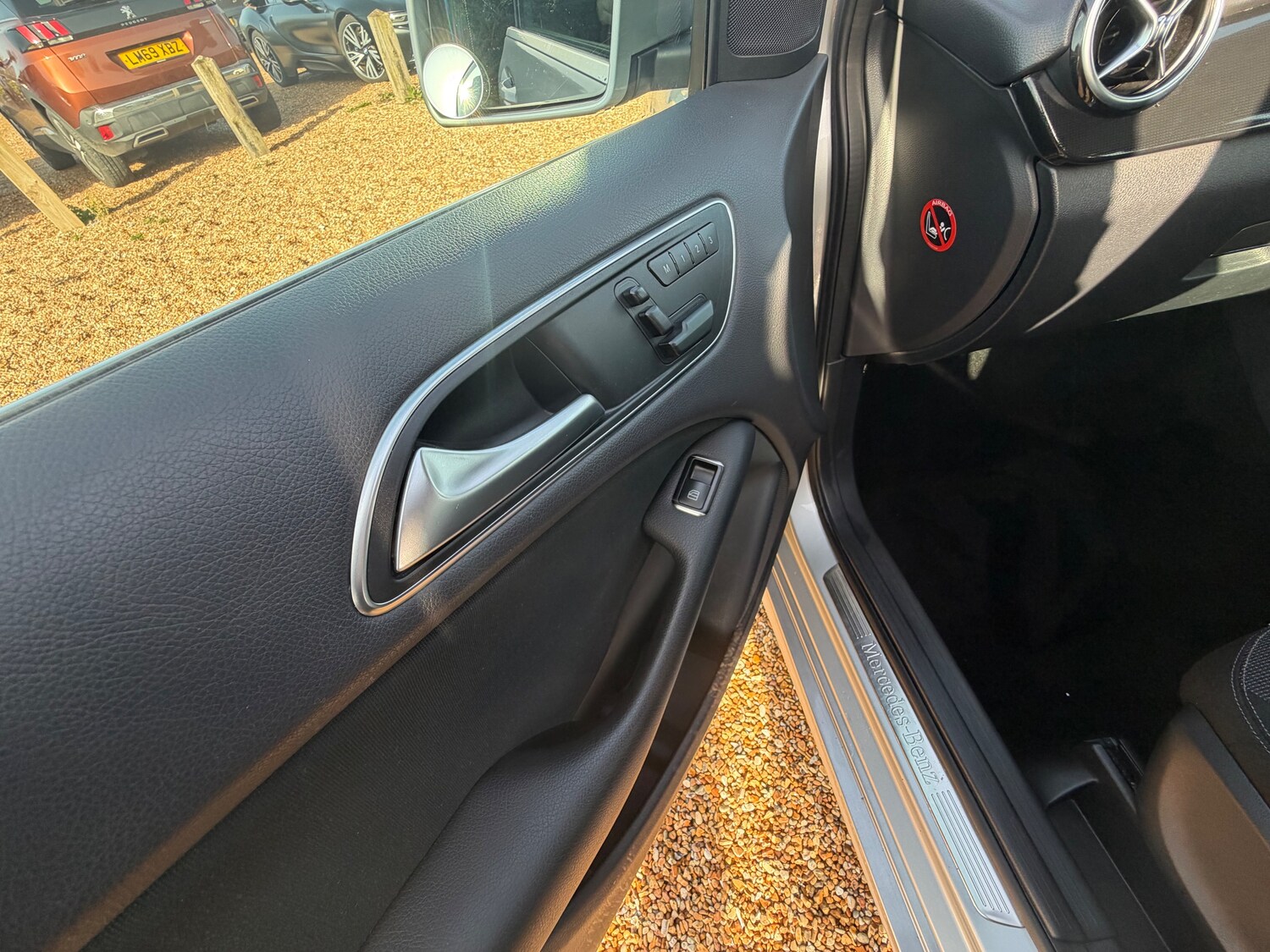 Used Mercedes-Benz B Class 2013 for sale - 77673994: Photo 17