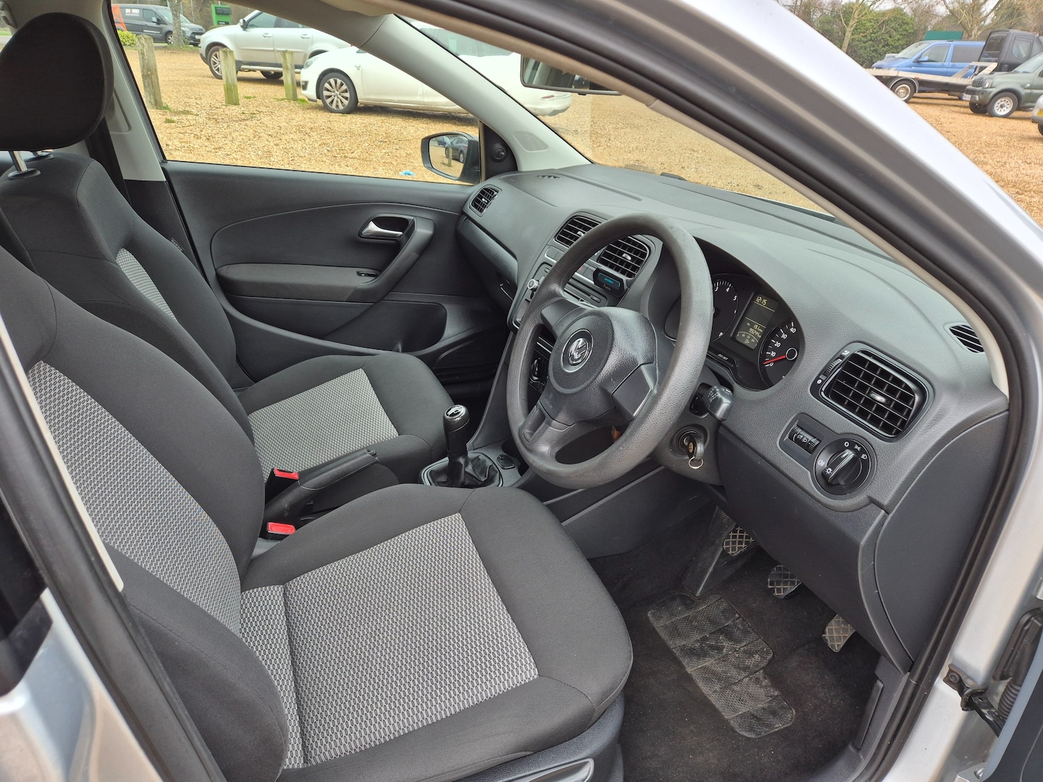 Used Volkswagen Polo 2010 for sale - 77327284: Photo 10