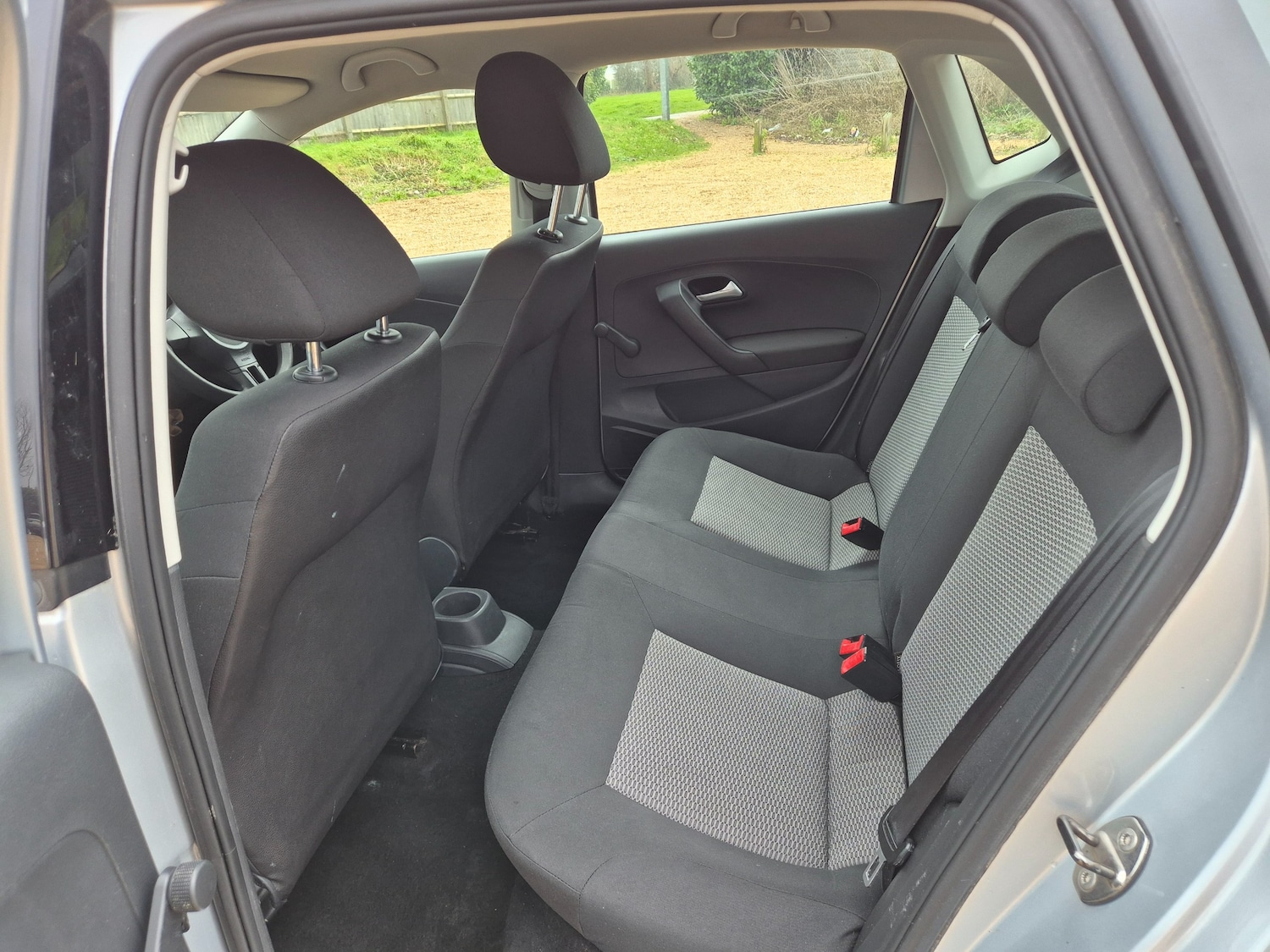 Used Volkswagen Polo 2010 for sale - 77327284: Photo 11