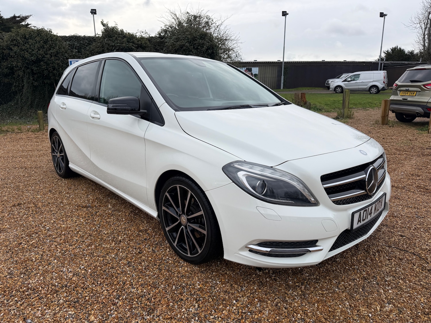 Used Mercedes-Benz B Class 2014 for sale - 77152702: Photo 2