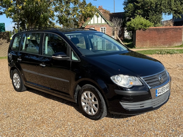 Used Volkswagen Touran 2009 for sale - 76274512: Photo 2