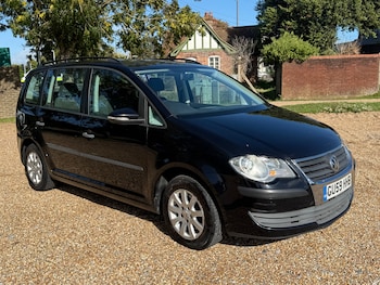 Used Volkswagen Touran 2009 for sale - 76274512: Photo 2