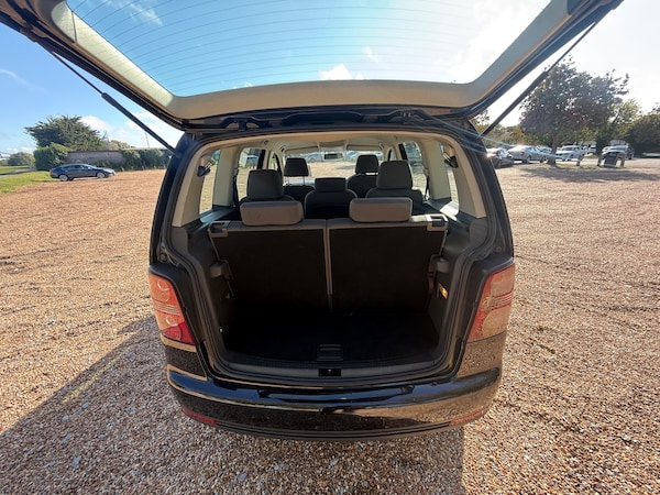 Used Volkswagen Touran 2009 for sale - 76274512: Photo 9
