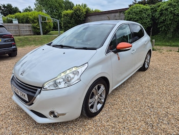 Used Peugeot 208 2014 for sale - 78729437: Photo