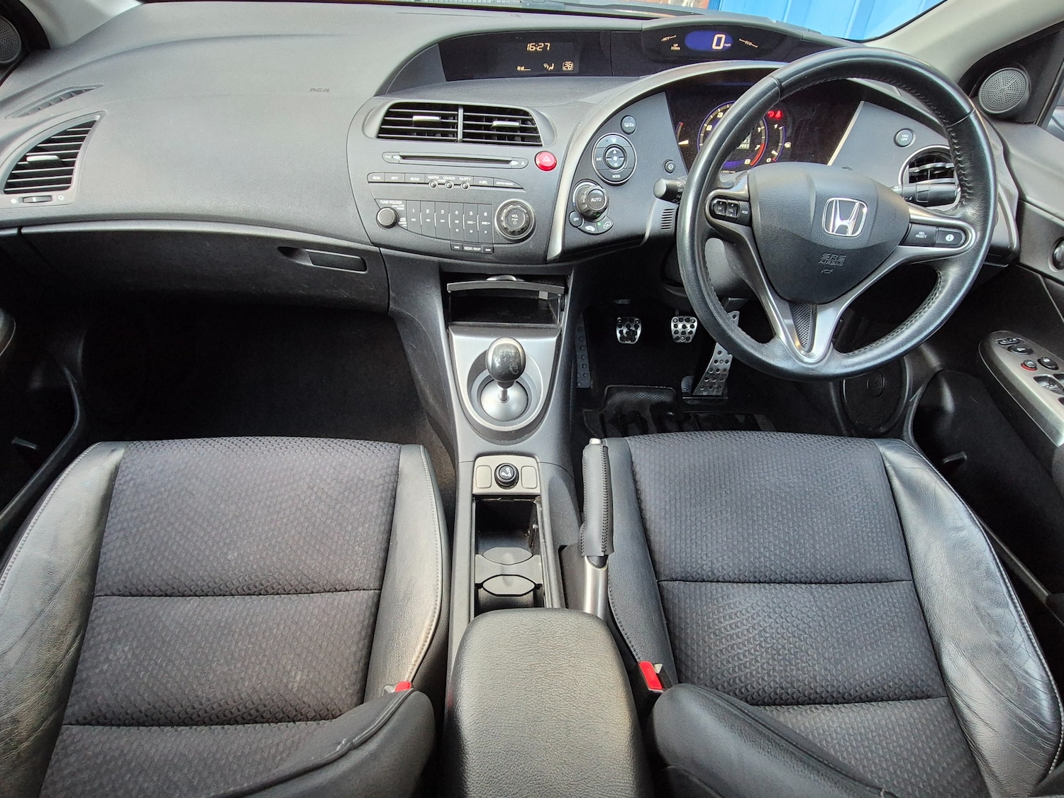 Used Honda Civic 2010 for sale - 76670486: Photo 10