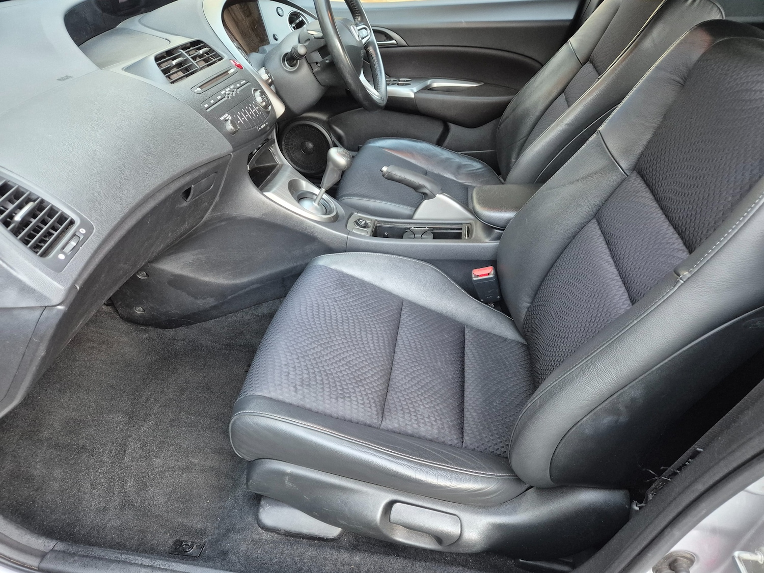 Used Honda Civic 2010 for sale - 76670486: Photo 12