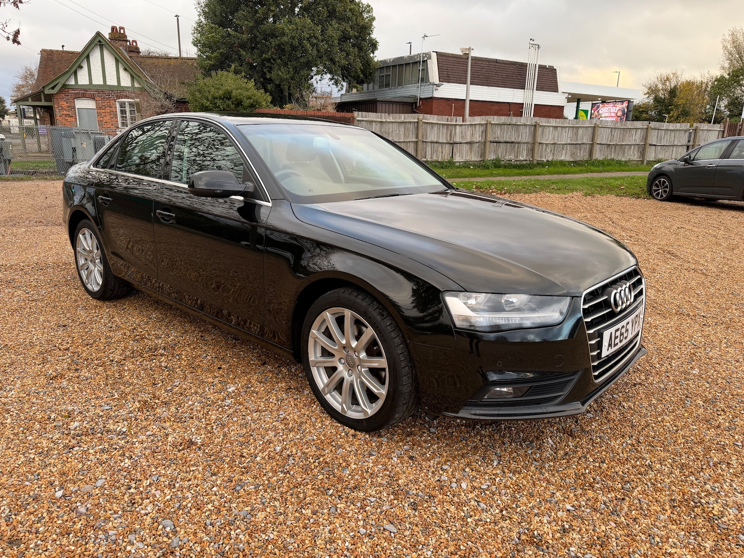 Used Audi A4 2015 for sale - 76458703: Photo 2
