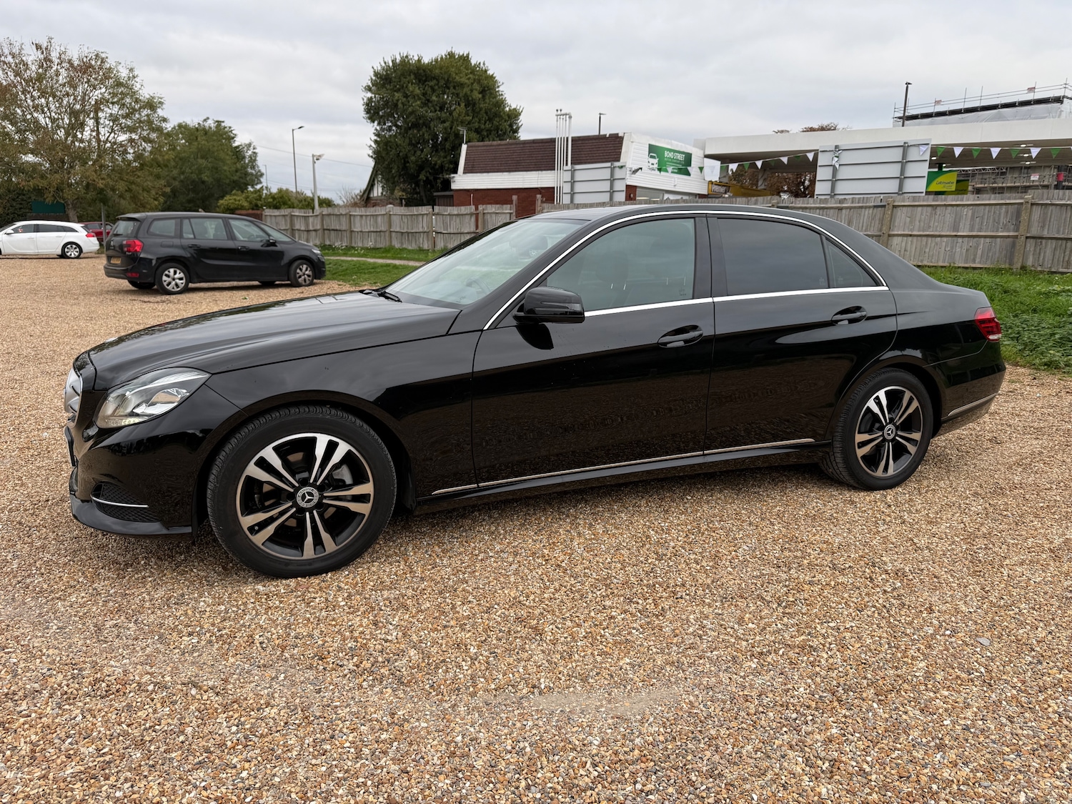 Used Mercedes-Benz E Class 2013 for sale - 76273364: Photo 4