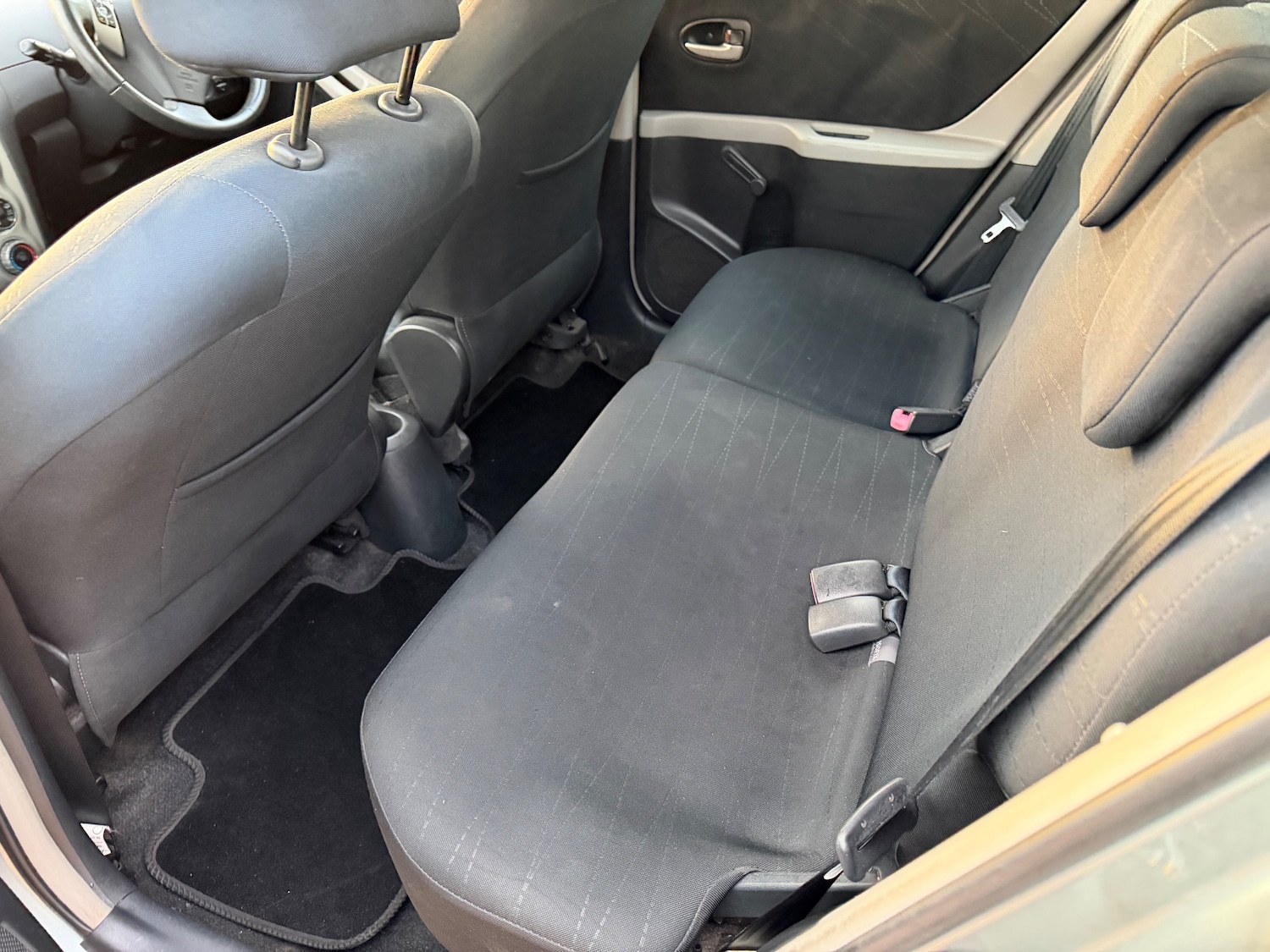 Used Toyota Yaris 2007 for sale - 76748505: Photo 8