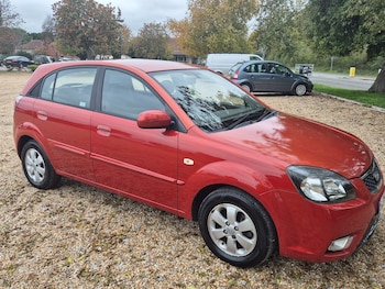 2011 (61) - 1.4 2 IPD Hatchback 5dr Petrol Manual (139 g/km 95 bhp)