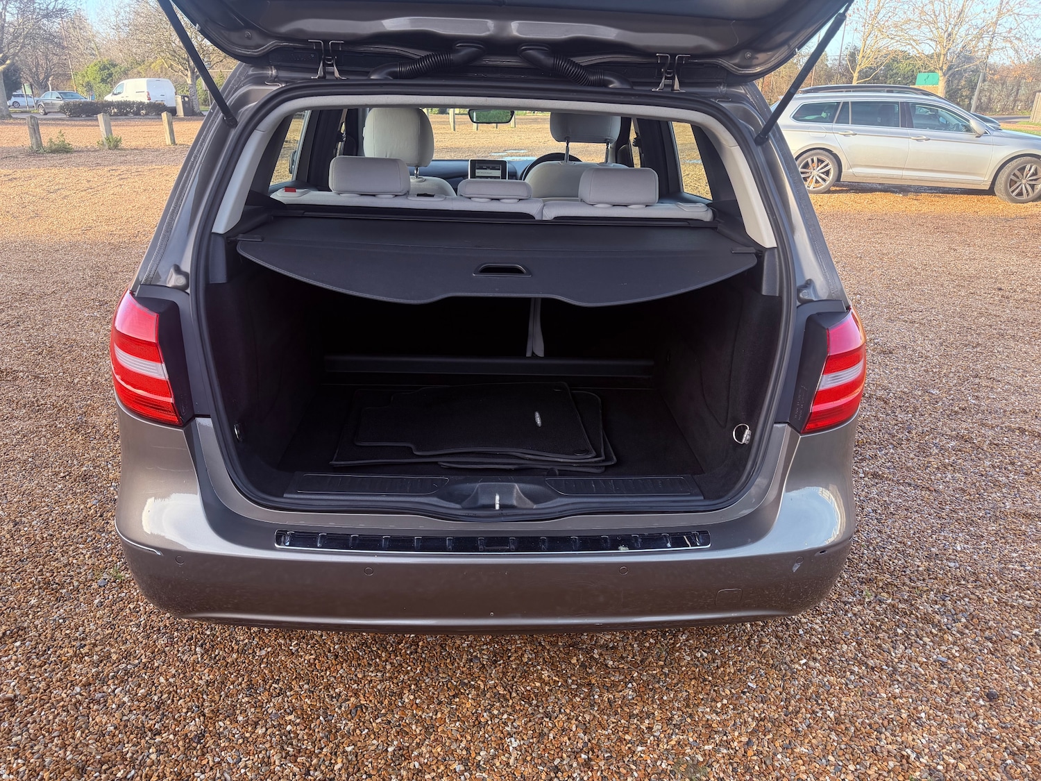 Used Mercedes-Benz B Class 2014 for sale - 77232352: Photo 10