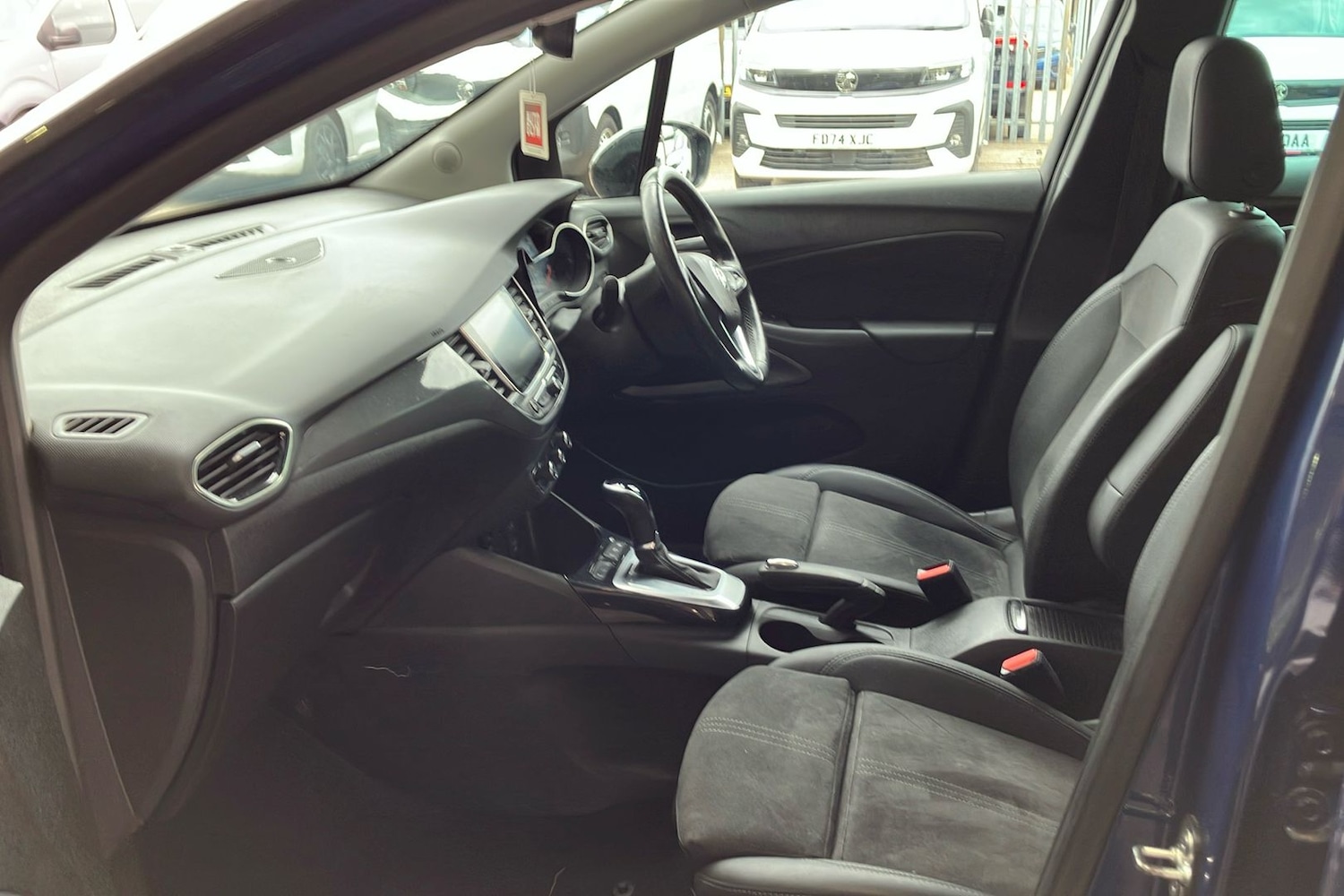 Used Vauxhall Crossland 2022 for sale - 76383031: Photo 3