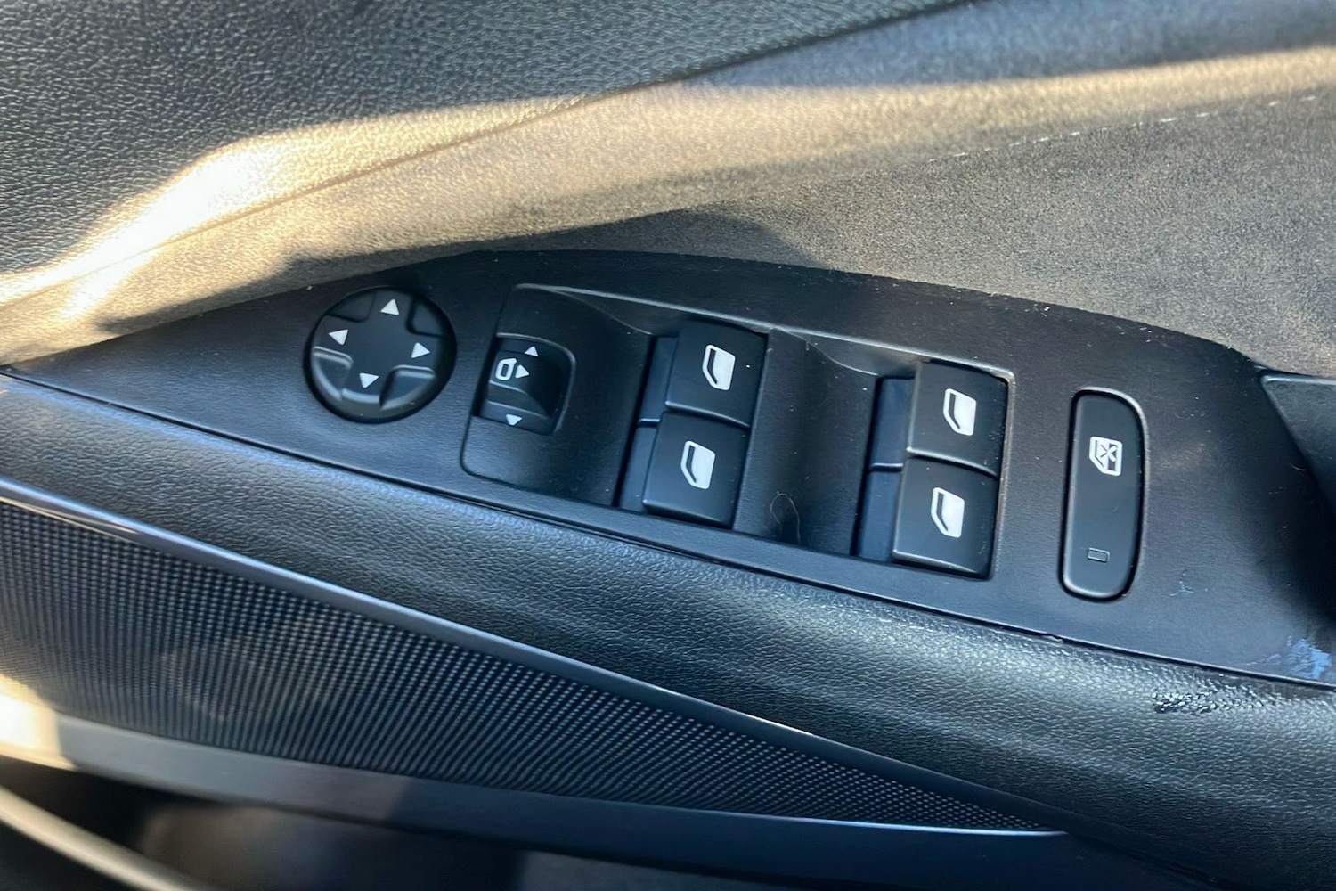 Used Vauxhall Crossland 2024 for sale - 77351056: Photo 18