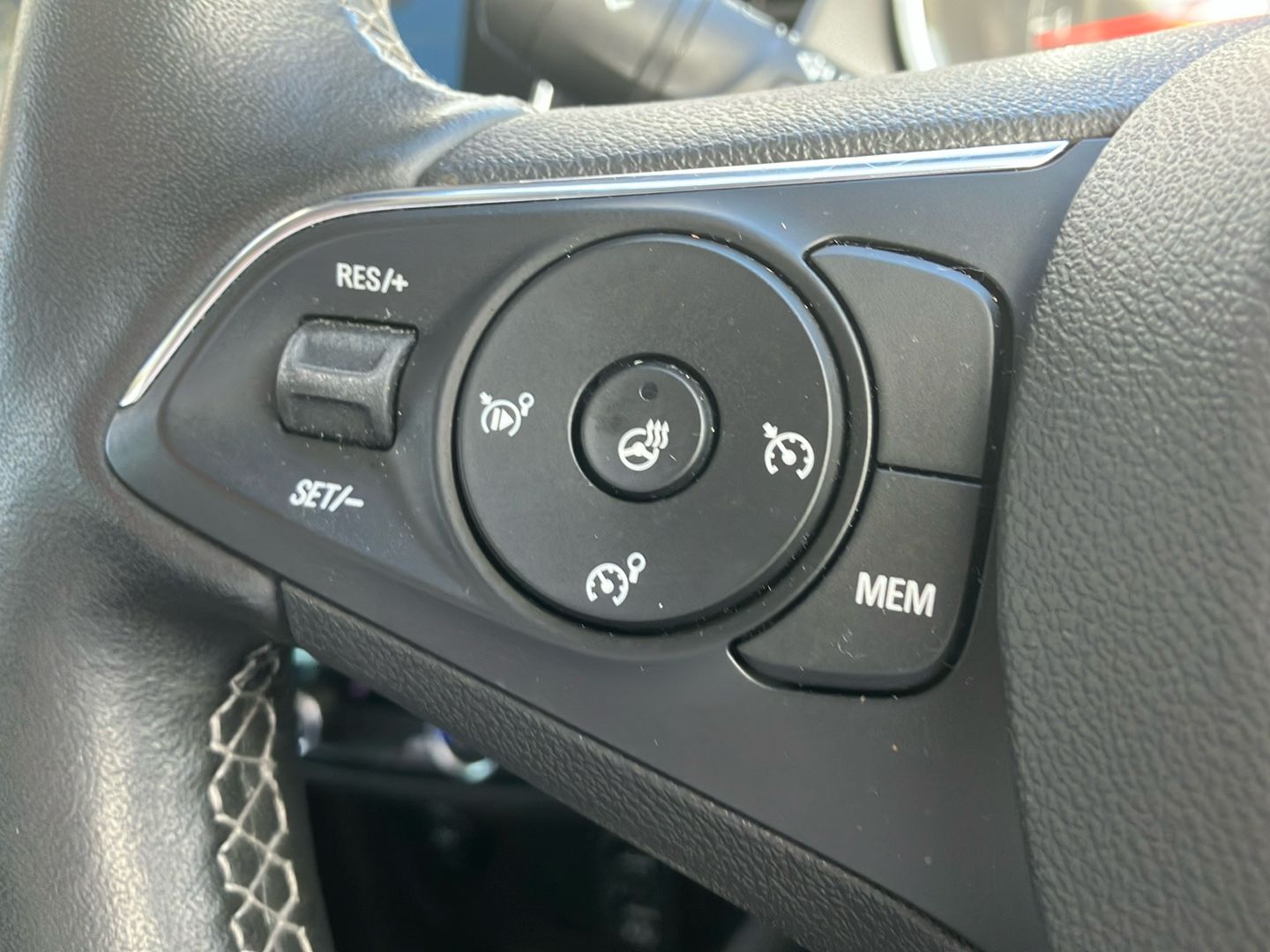 Used Vauxhall Crossland 2024 for sale - 77475553: Photo 25