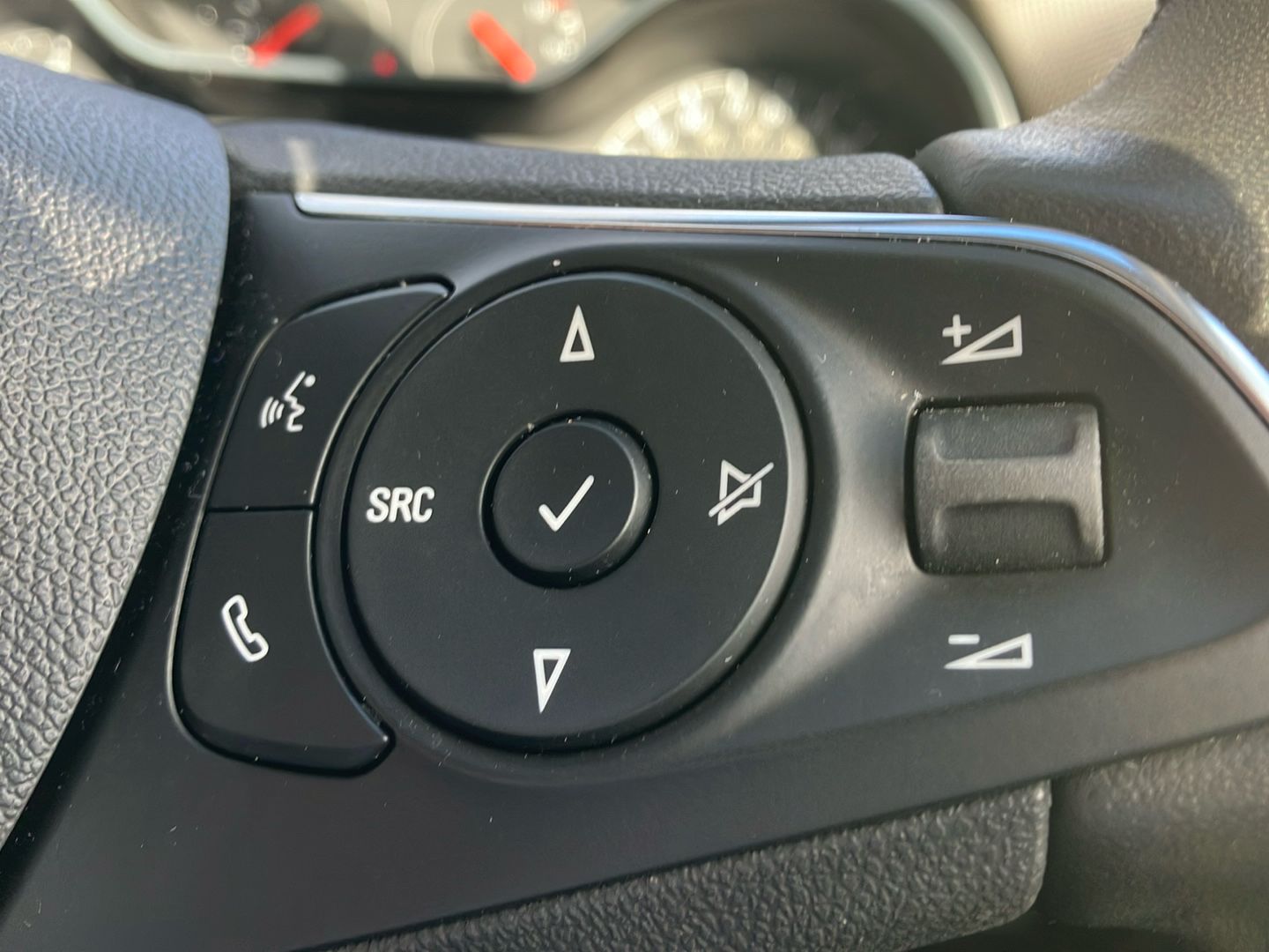 Used Vauxhall Crossland 2024 for sale - 77475553: Photo 27