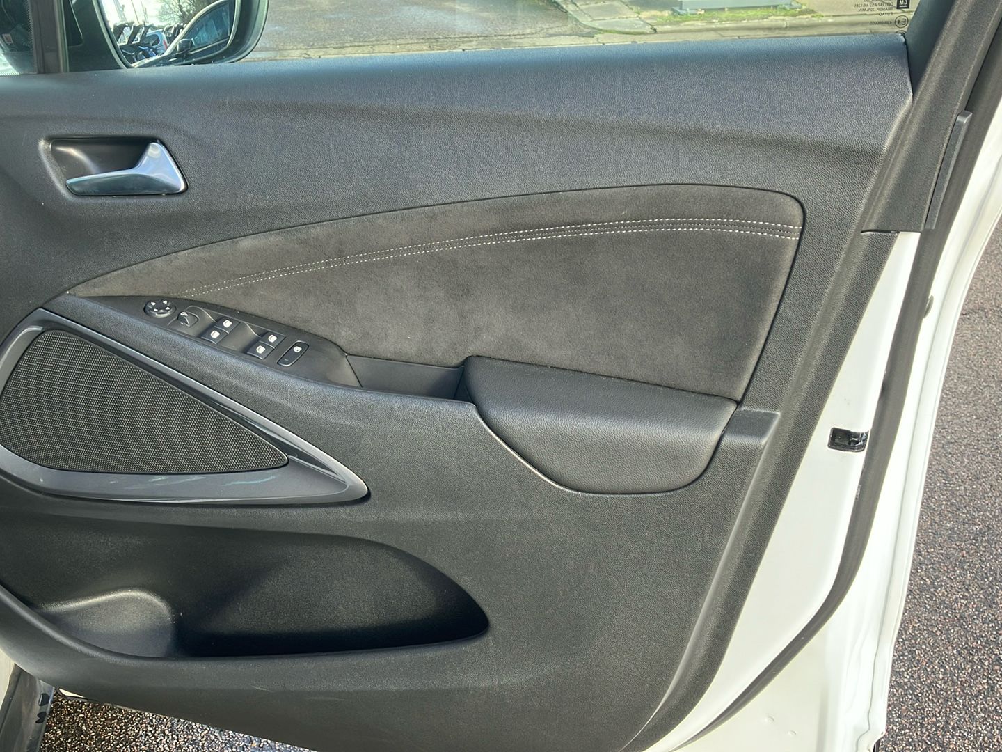 Used Vauxhall Crossland 2024 for sale - 77475553: Photo 32