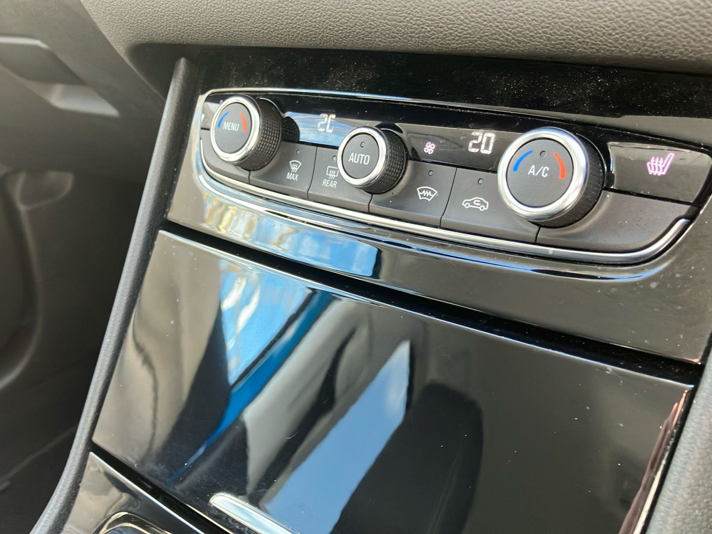 Used Vauxhall Grandland for sale - 78132136: Photo 17