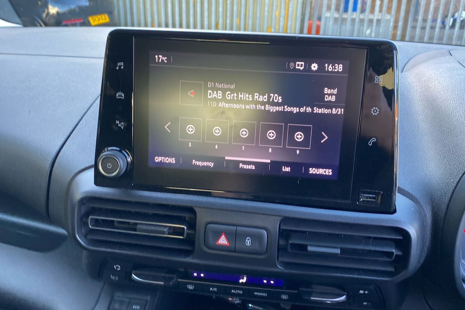 Used Vauxhall Combo Life 2021 for sale - 76718664: Photo 37