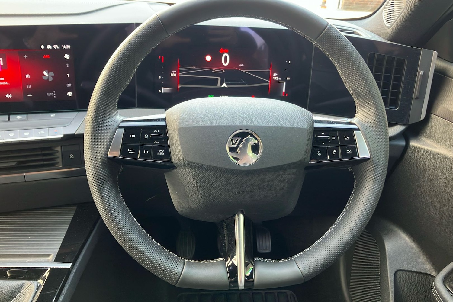 Used Vauxhall Astra 2024 for sale - 76502819: Photo 34