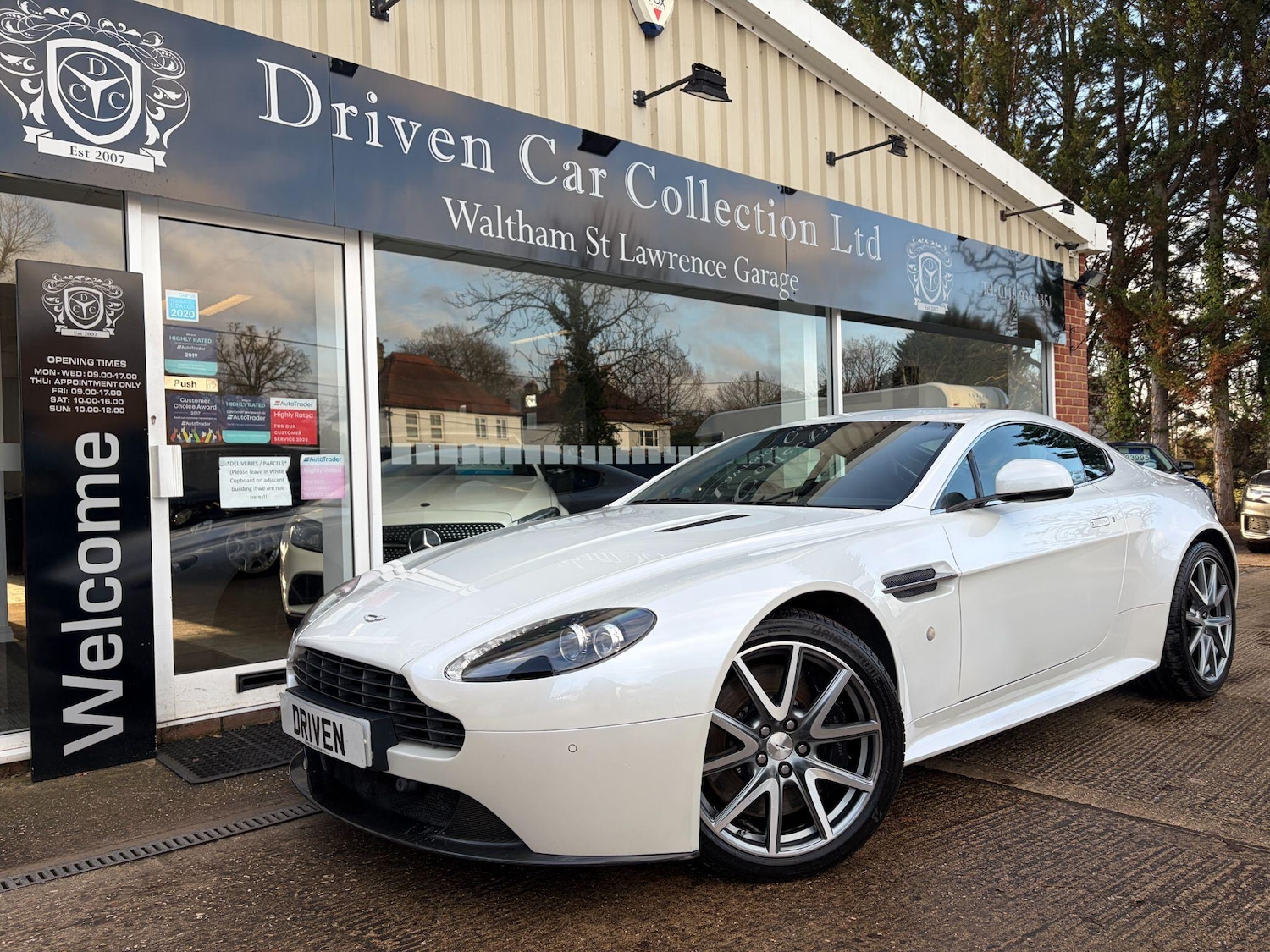 Used Aston Martin Vantage 2013 for sale - 76976244: Photo 1
