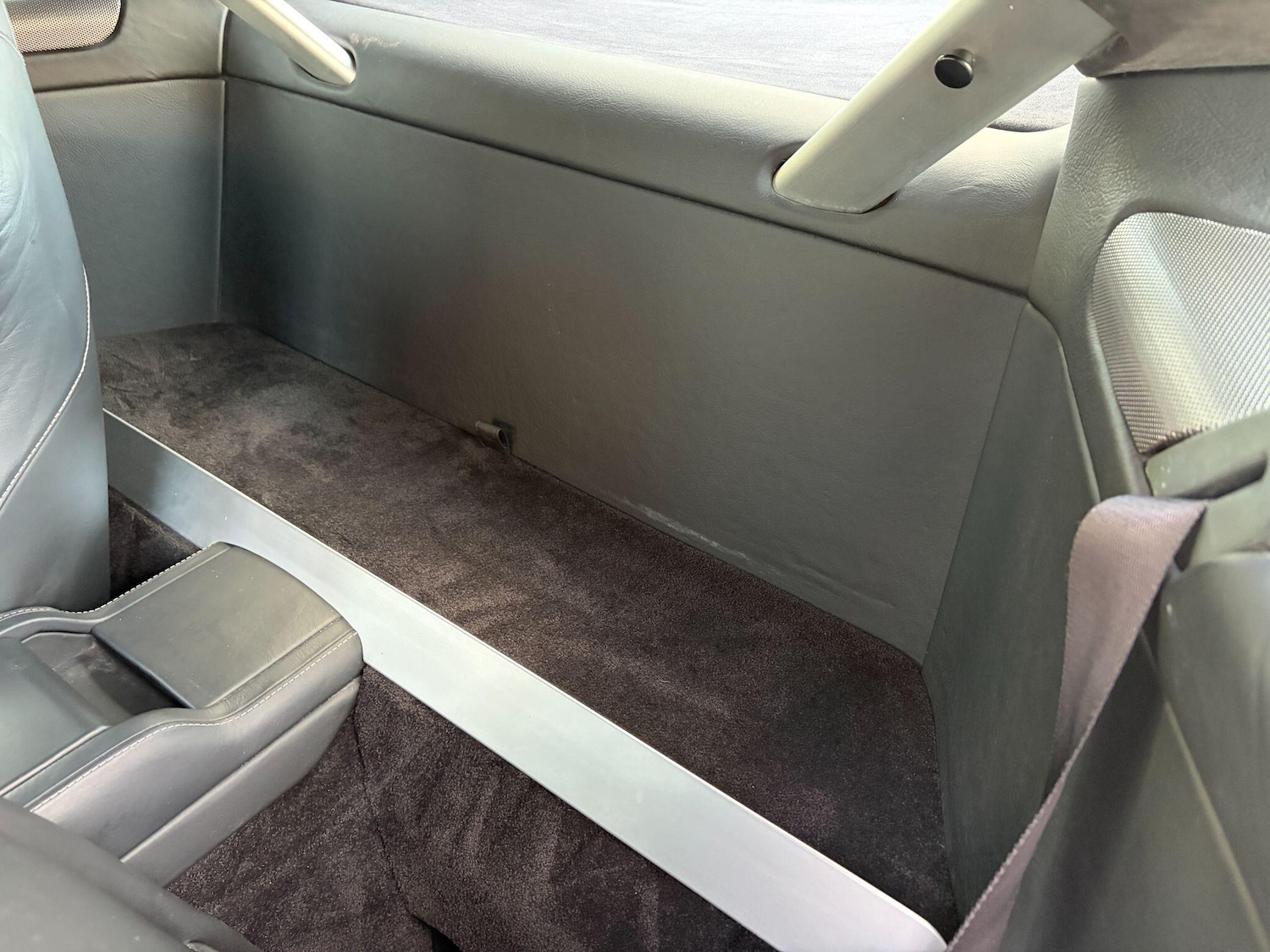 Used Aston Martin Vantage 2013 for sale - 76976244: Photo 11