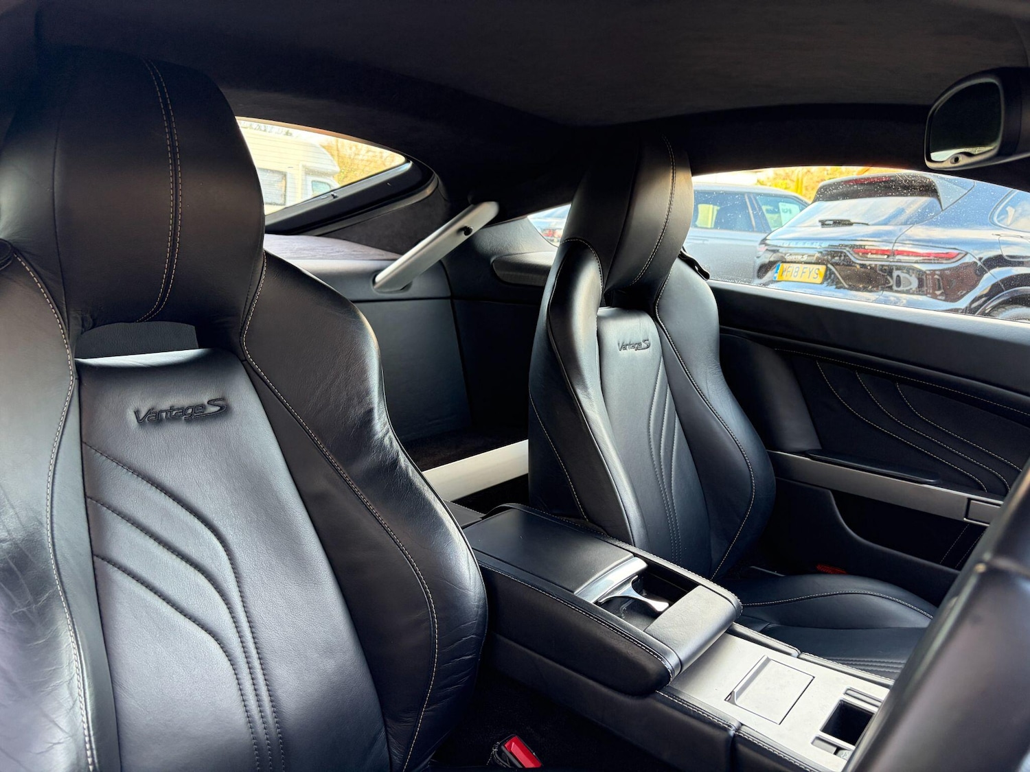 Used Aston Martin Vantage 2013 for sale - 76976244: Photo 22