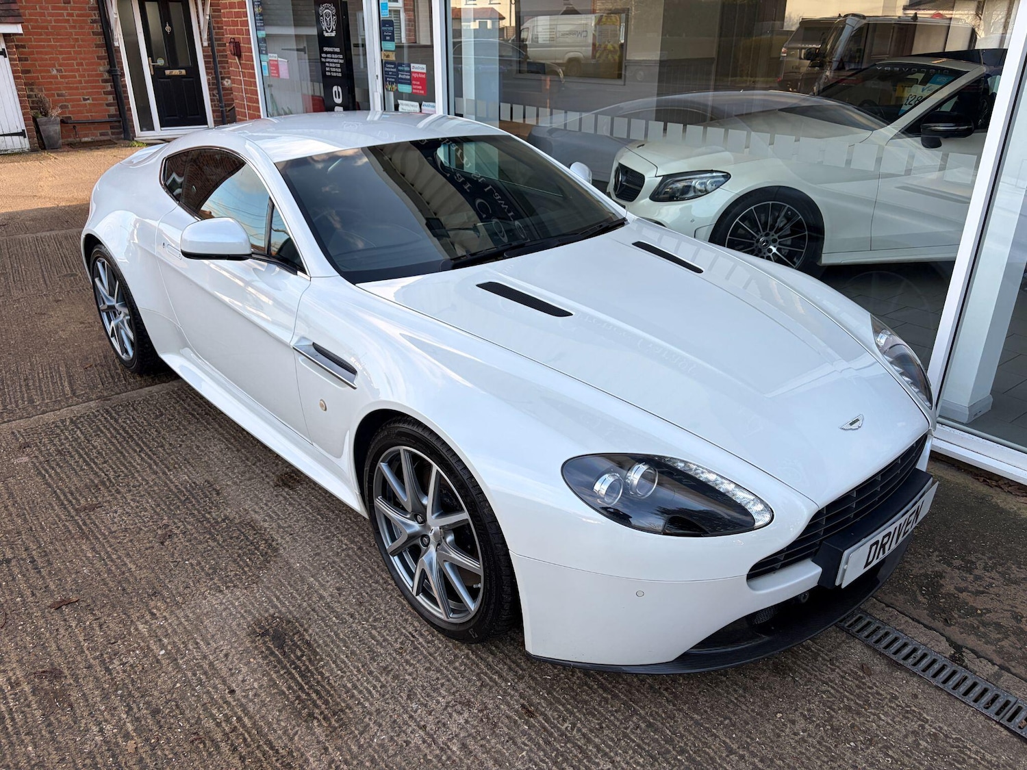 Used Aston Martin Vantage 2013 for sale - 76976244: Photo 24