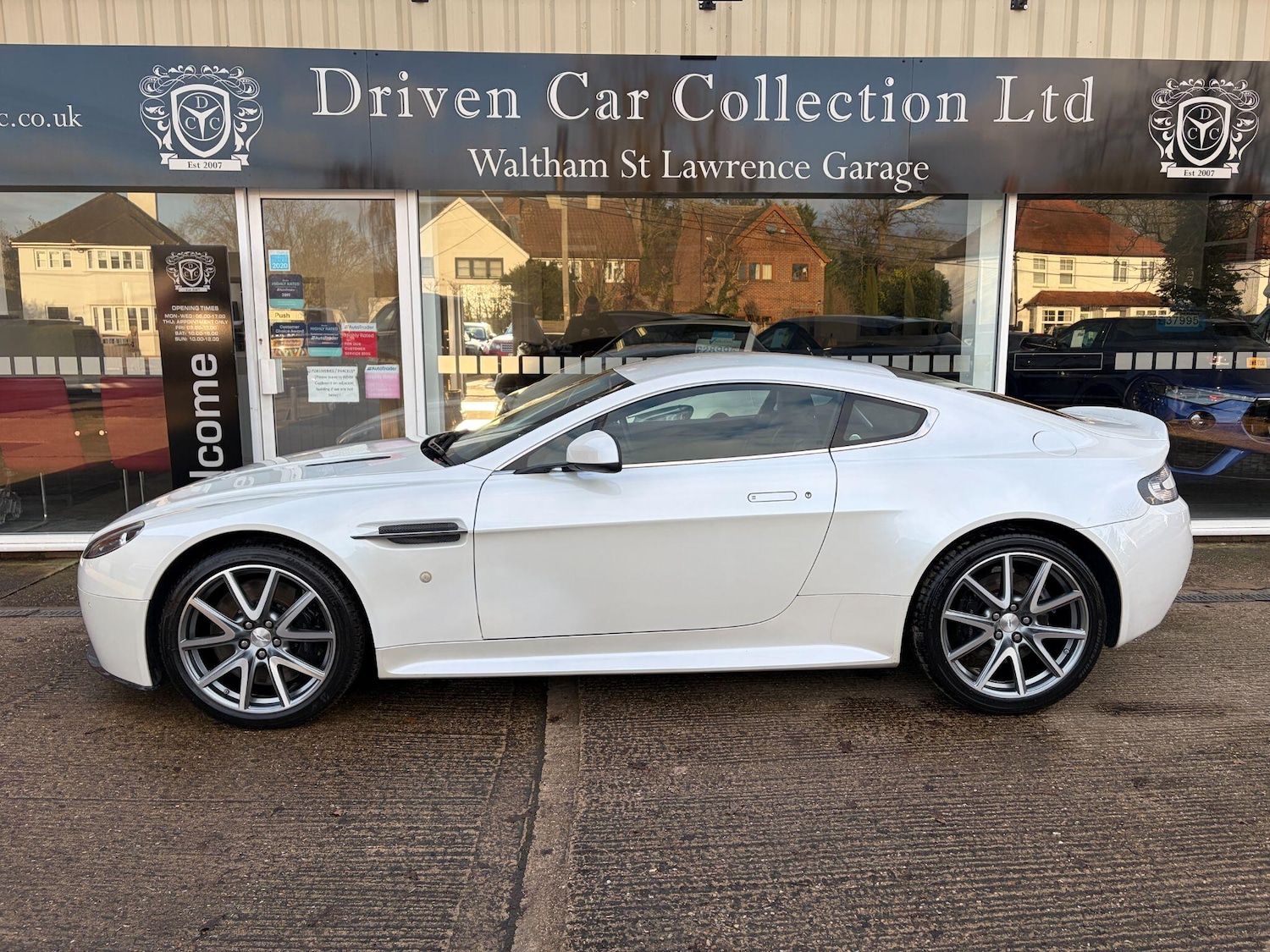 Used Aston Martin Vantage 2013 for sale - 76976244: Photo 5