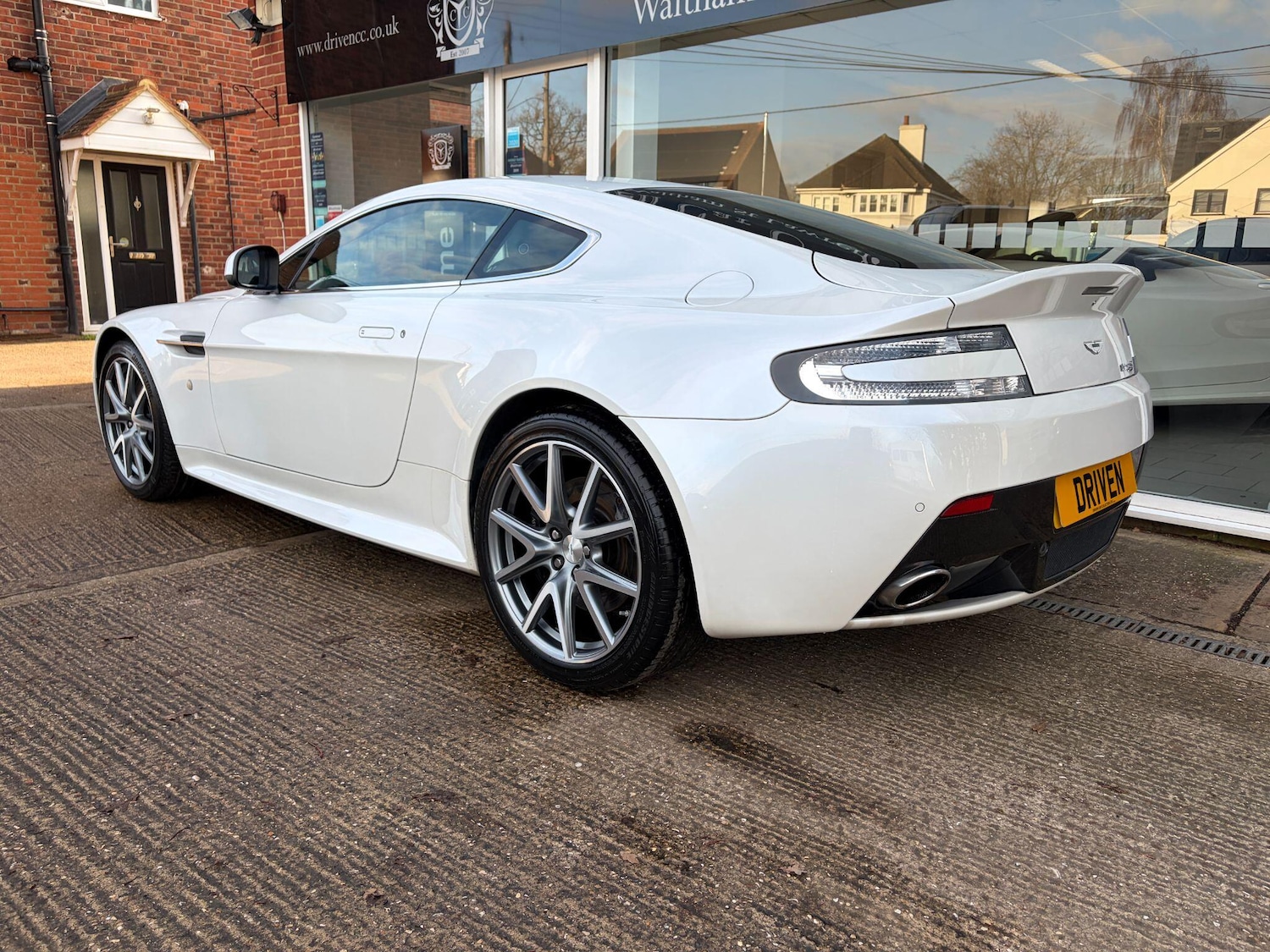 Used Aston Martin Vantage 2013 for sale - 76976244: Photo 6