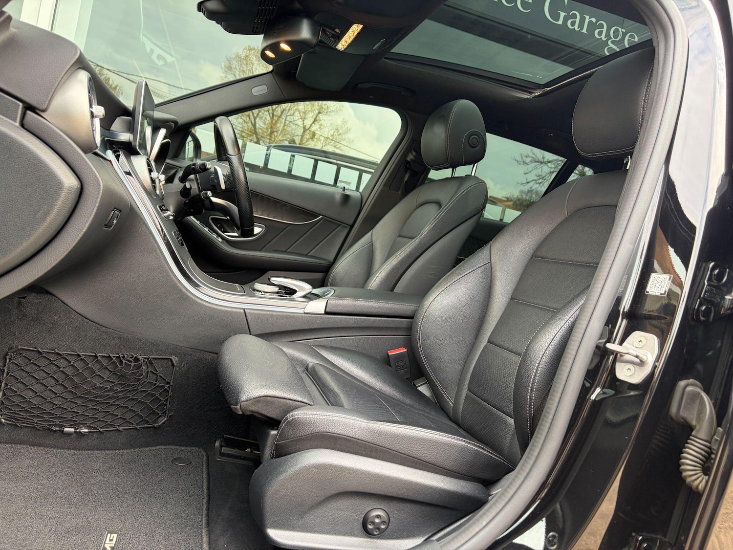 Used Mercedes-Benz C Class 2016 for sale - 76607734: Photo 2