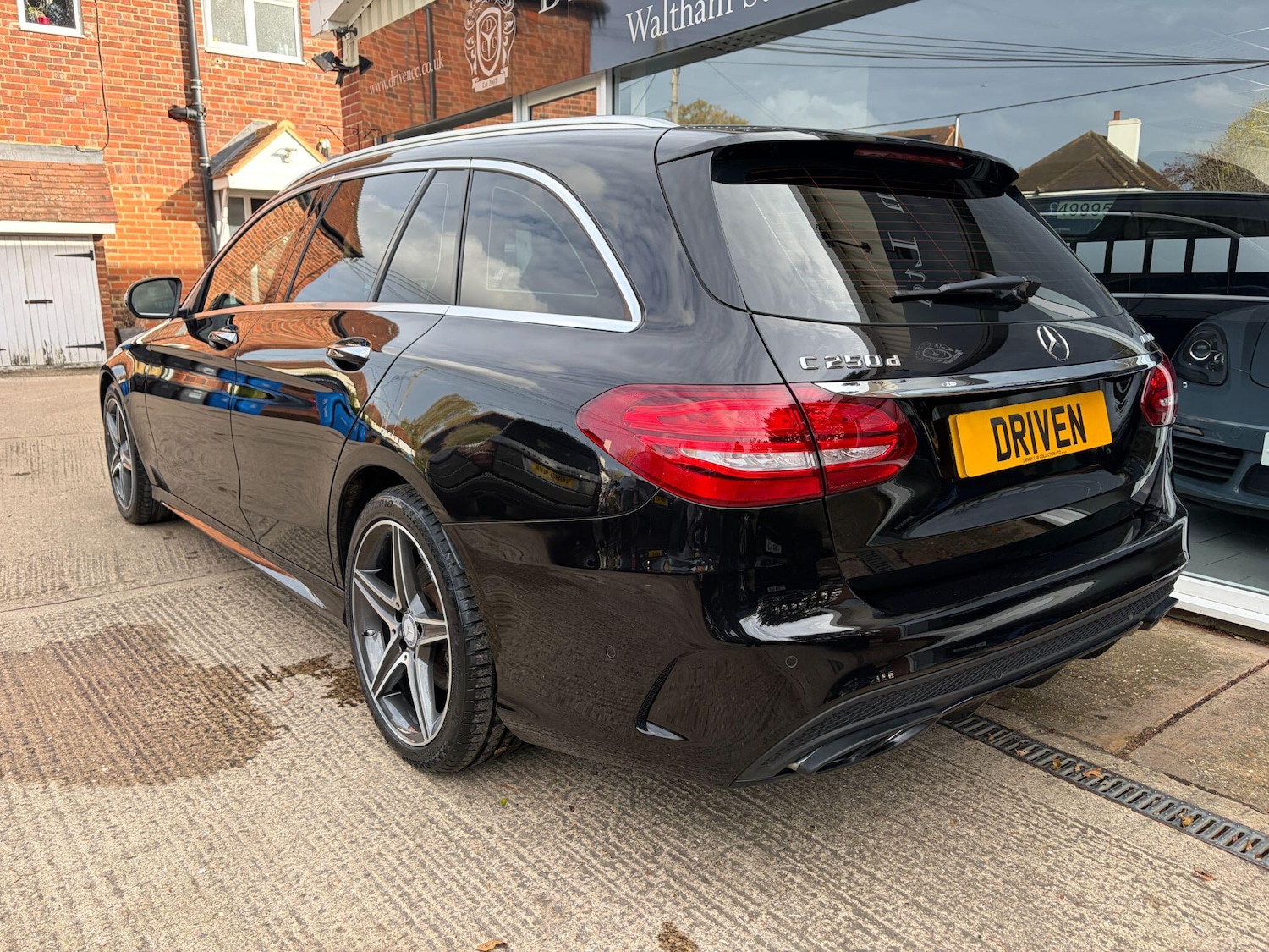 Used Mercedes-Benz C Class 2016 for sale - 76607734: Photo 6