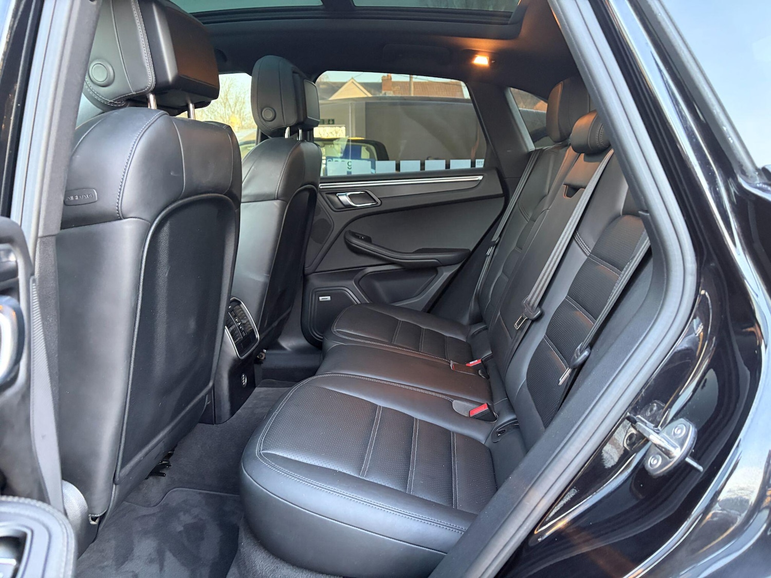 Used Porsche Macan 2018 for sale - 77163523: Photo 10