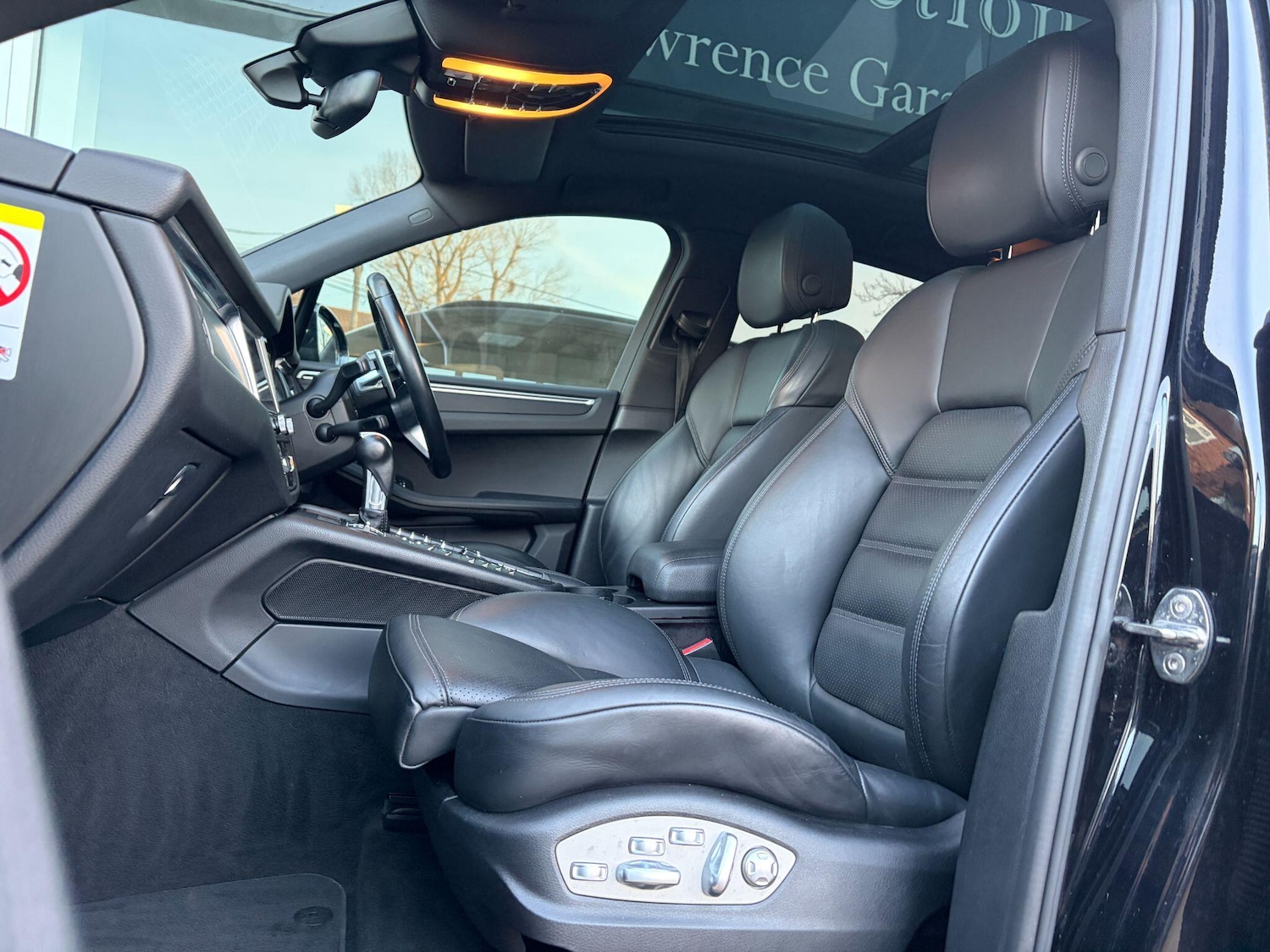 Used Porsche Macan 2018 for sale - 77163523: Photo 2