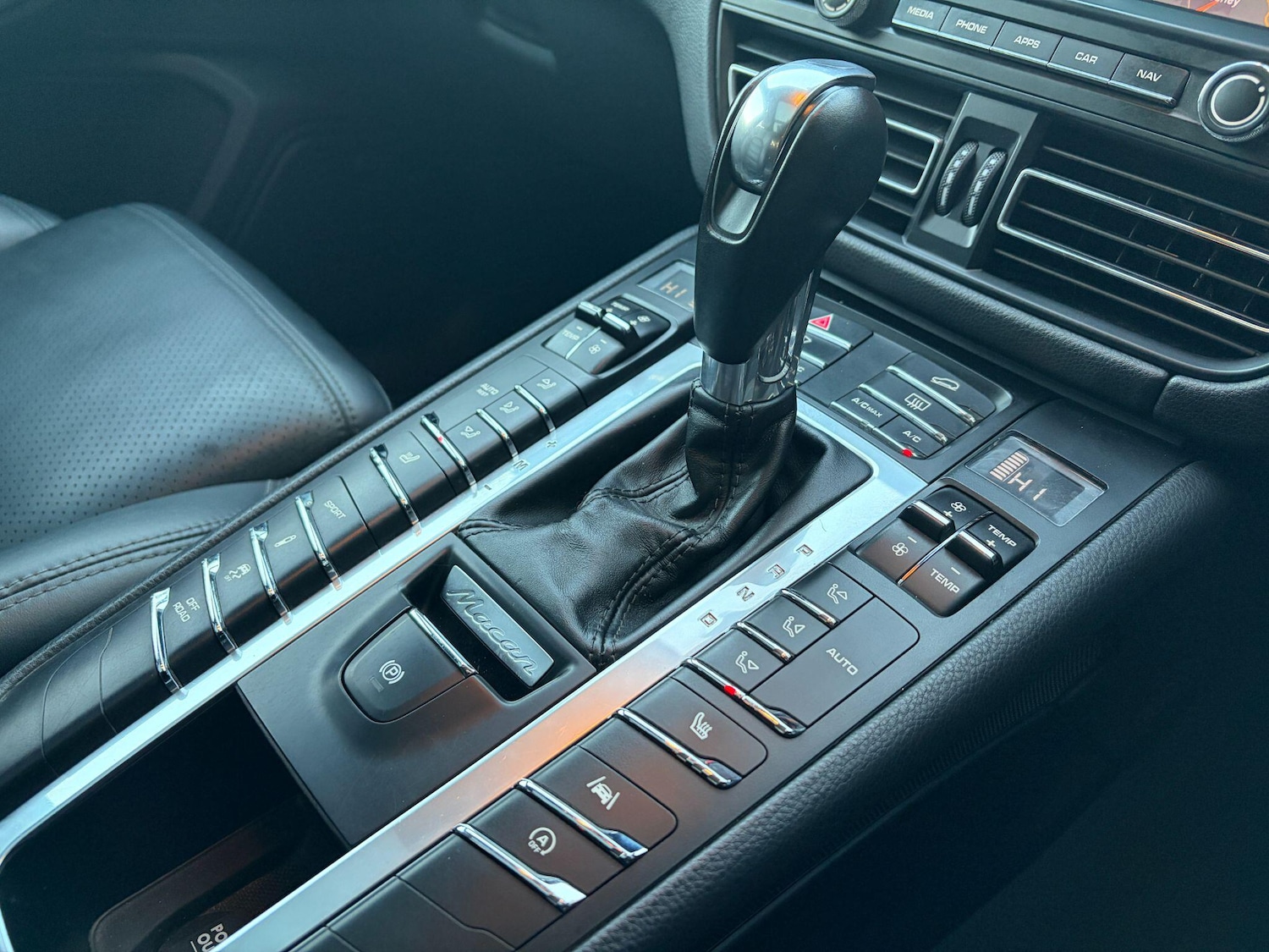 Used Porsche Macan 2018 for sale - 77163523: Photo 22