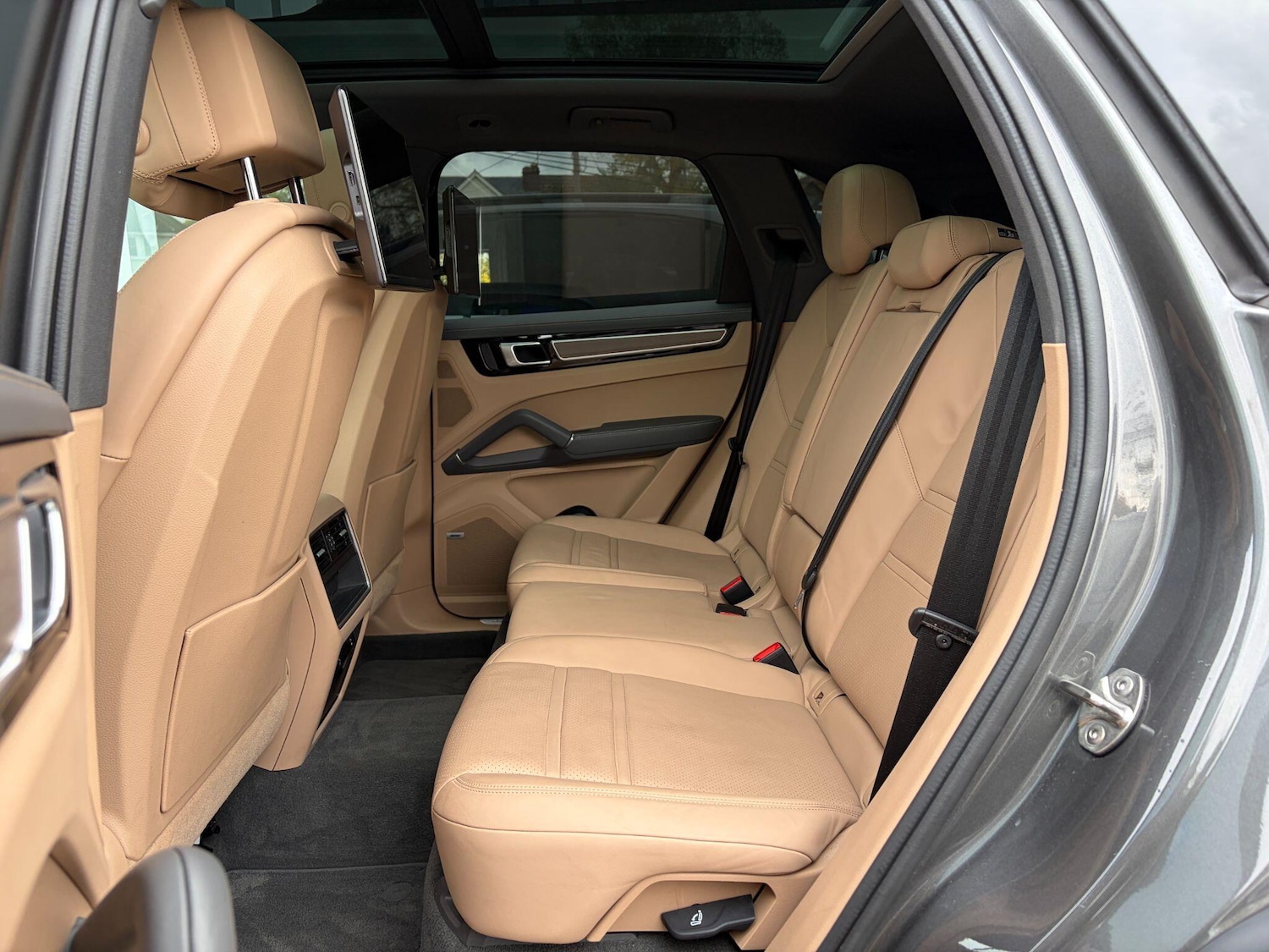 Used Porsche Cayenne 2022 for sale - 76371329: Photo 11