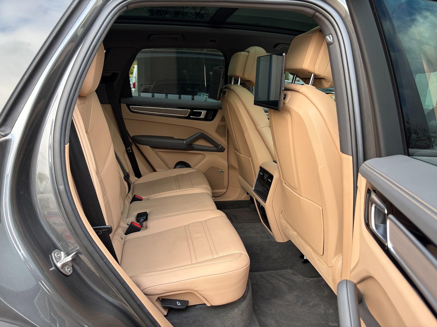 Used Porsche Cayenne 2022 for sale - 76371329: Photo 13